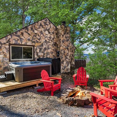 Amazing Views, Hot Tub, Fire Pit, Deck & Fireplace Inwood Luaran gambar