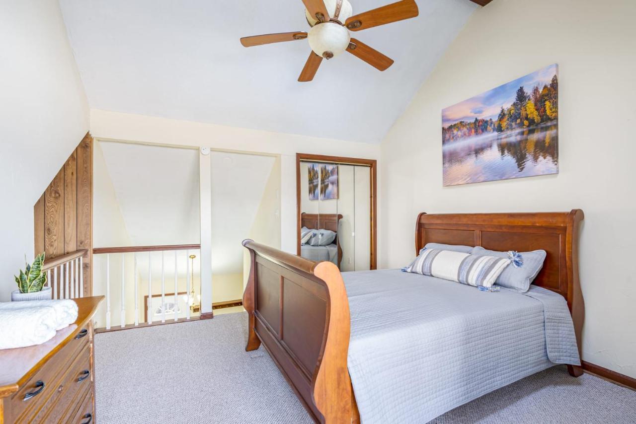 Amazing Views, Hot Tub, Fire Pit, Deck & Fireplace Inwood Luaran gambar