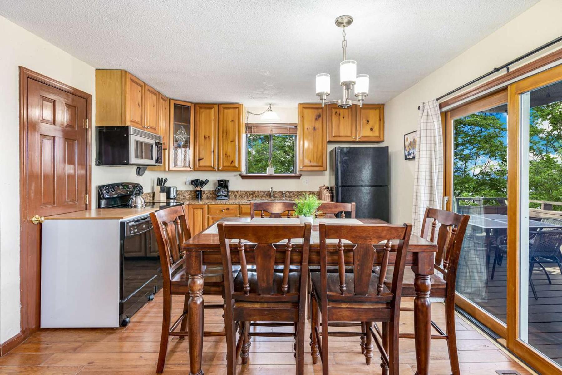 Amazing Views, Hot Tub, Fire Pit, Deck & Fireplace Inwood Luaran gambar